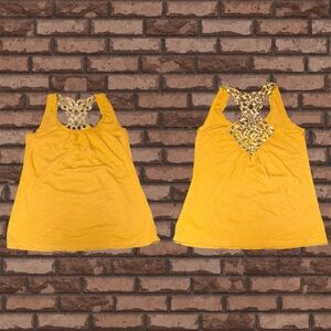 FOREVER 21 Gold Tank Top Pretty Back - Size Medium
